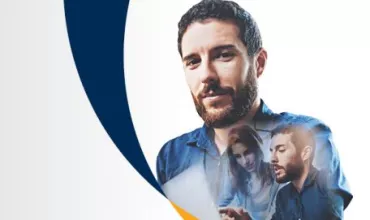 Persona con barba su sfondo bianco con overlay di persone che lavorano insieme.